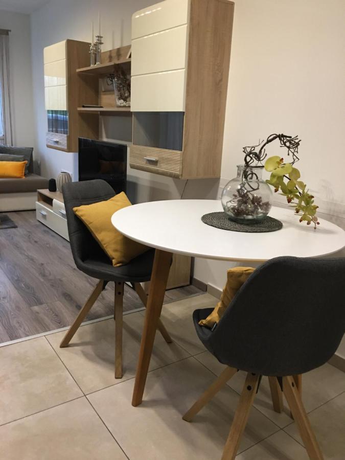 Home Apartment 쇼프론 외부 사진