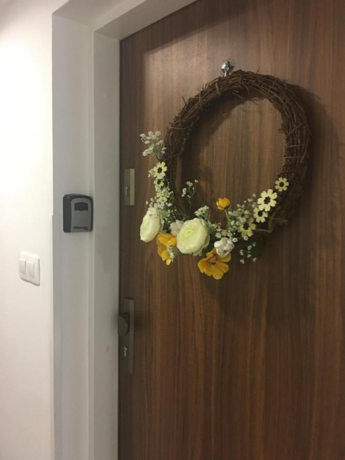 Home Apartment 쇼프론 외부 사진